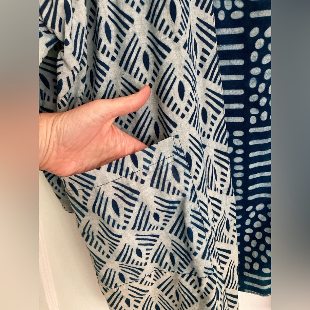 Blue and White Patterned Kimono Cardigan - Picture 6 of 6